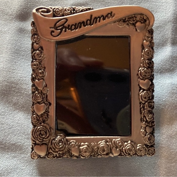 2 Vintage Photo Pins-1 Silver-1 Gold, 90’s Grandmas Luvs-Unused In Original Pkgs - Picture 4 of 14